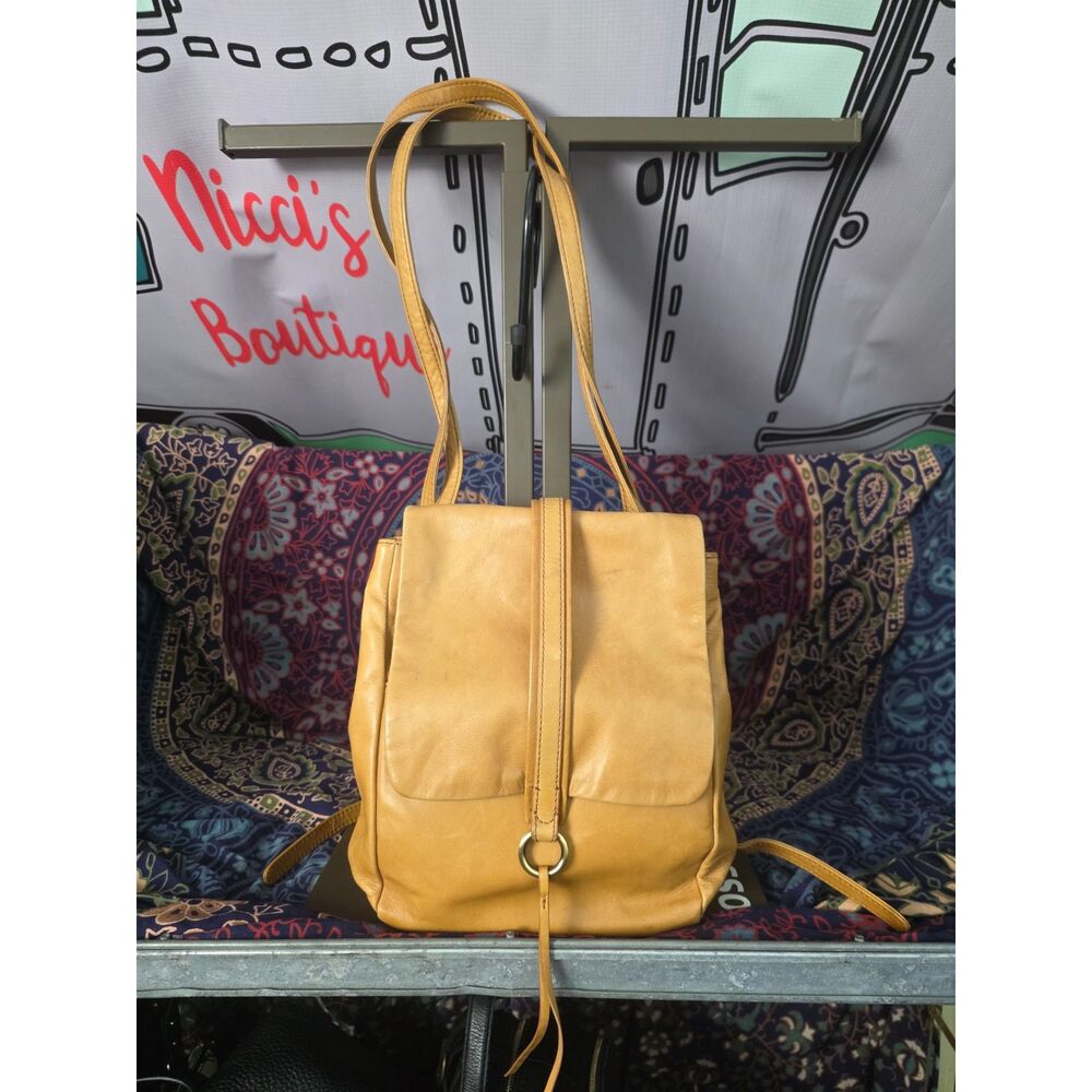 Hobo International Convertible Backpack/Shoulderbad in Light Tan